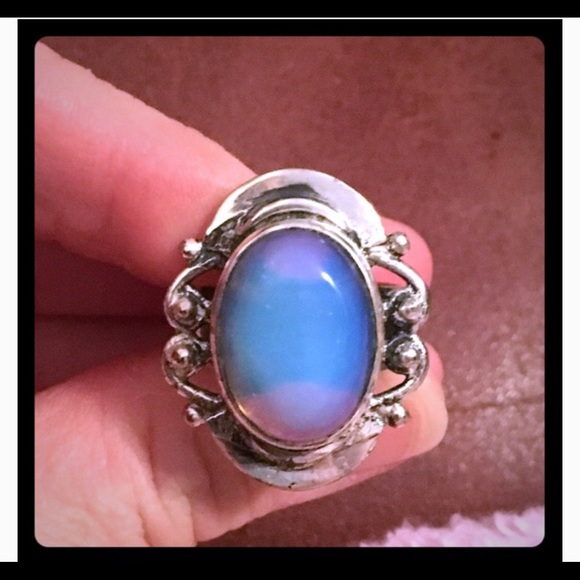 Jewelry - Sterling faux moonstone/opalite ring